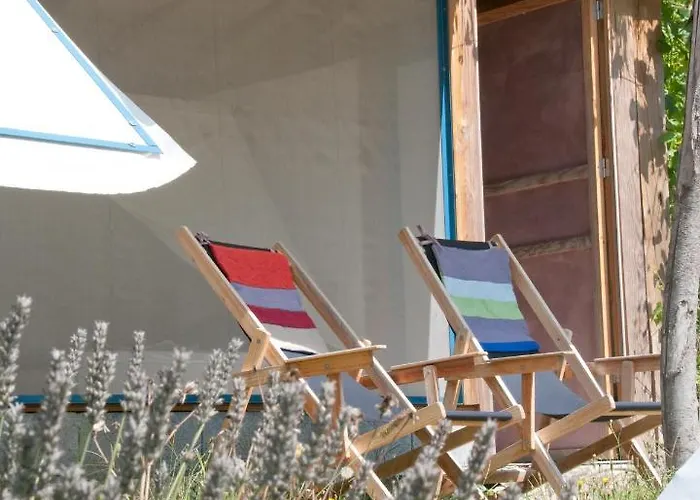 Drop-inn Nature, Relax And Hike 캠프장