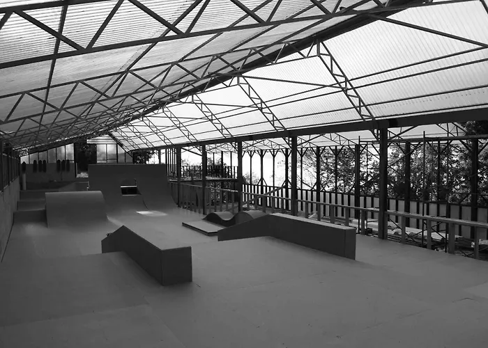 Drop-inn Nature, Relax And Hike 캠프장 *